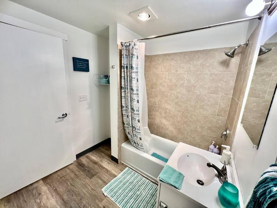 Private Room With Shared Bathroom On The 1St Floor 10 Minutes Walk To University Of Washington Seattle Exterior foto